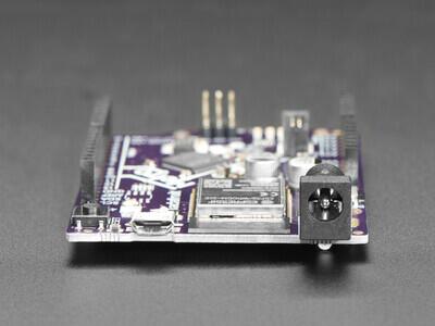 Adafruit 4000 - Metro M4 Express AirLift (WiFi) - Lite - 4